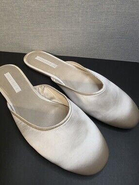 ZARA Luxury Minimalist Satin Slip-On Flats in Ivory - Size 9